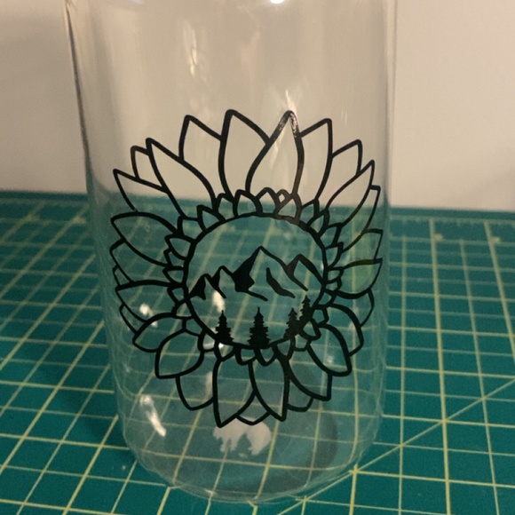 Beer Can Glass with Sunflower Mountains - Picture 3 of 3